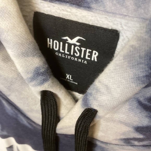 XL Hollister blue white tie die shirt. - Picture 6 of 6